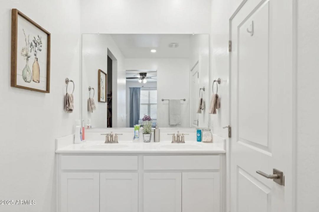 Real Estate Picture 13