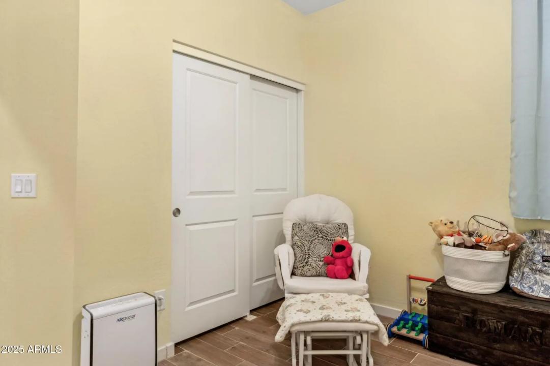 Real Estate Picture 16