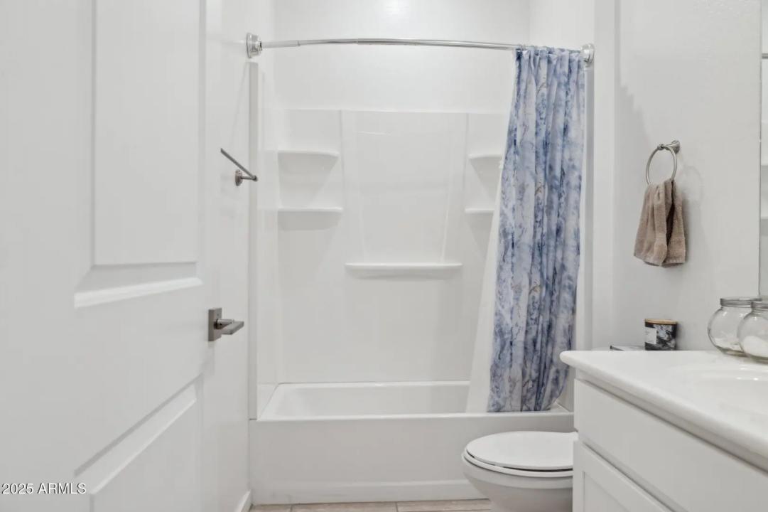 Real Estate Picture 17