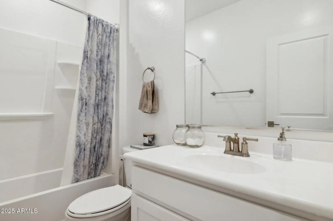 Real Estate Picture 18