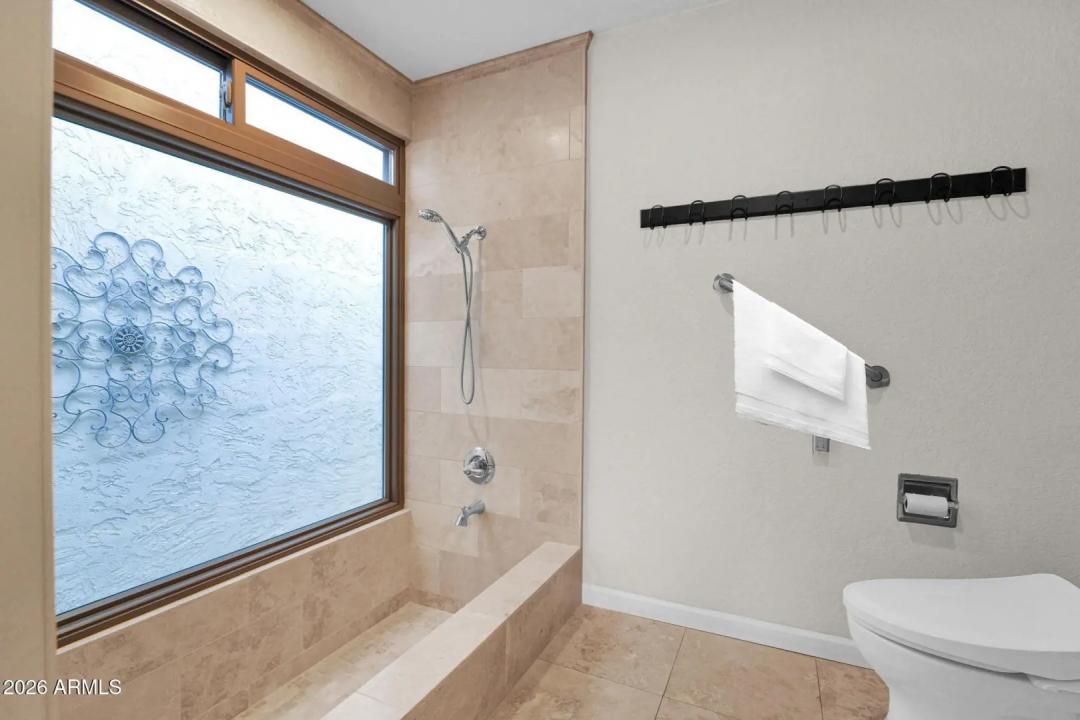 Real Estate Picture 13