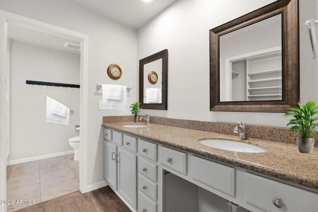 Real Estate Picture 12