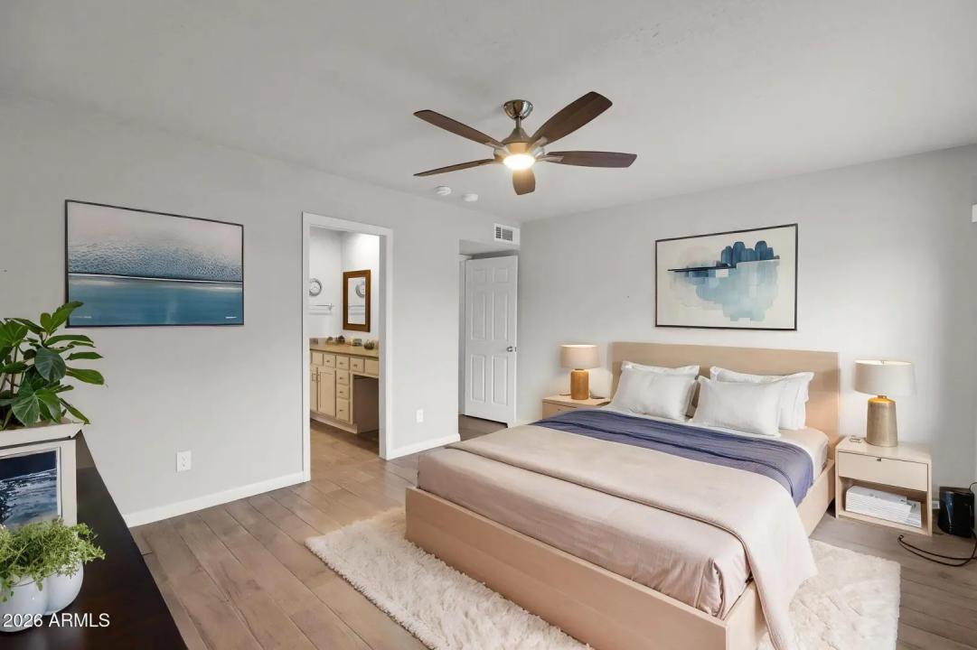 Real Estate Picture 11