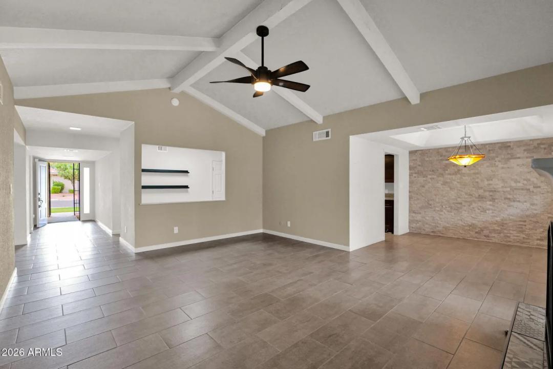 Real Estate Picture 5
