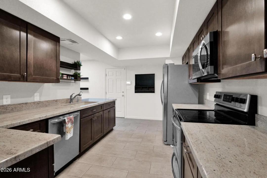 Real Estate Picture 6