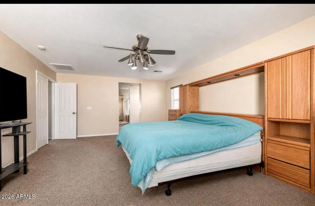 Real Estate Picture 3