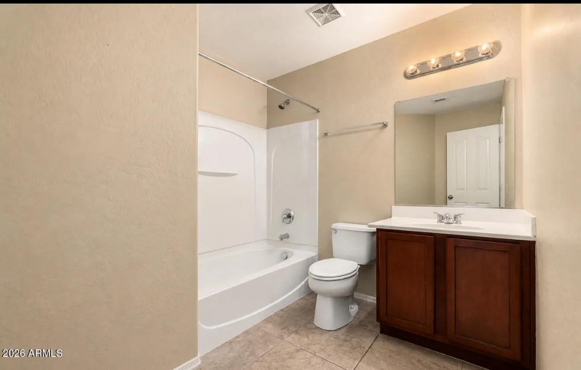 Real Estate Picture 7