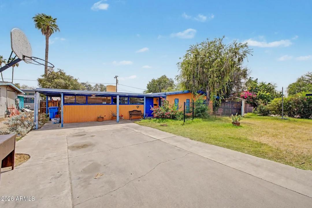 Real Estate Picture 1
