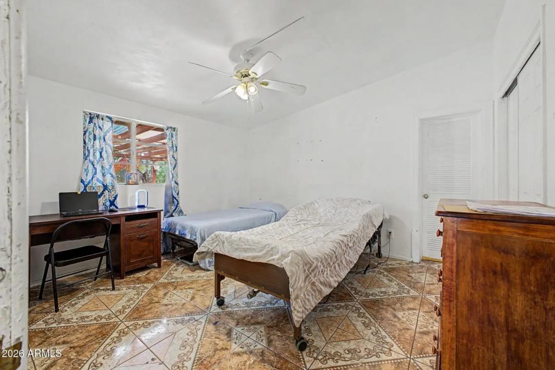 Real Estate Picture 14