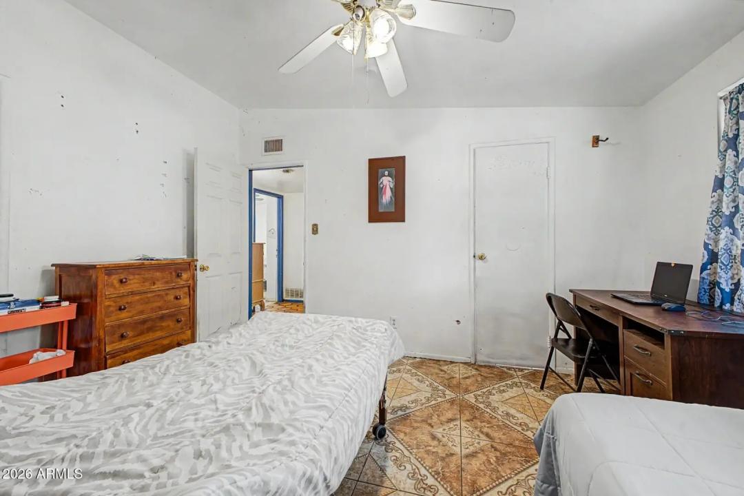 Real Estate Picture 16