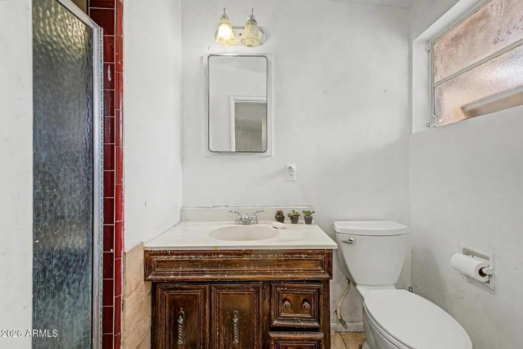 Real Estate Picture 17
