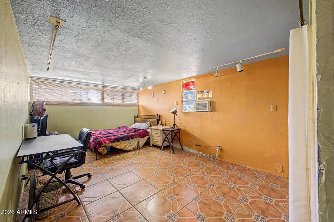 Real Estate Picture 19