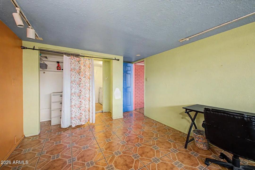Real Estate Picture 20