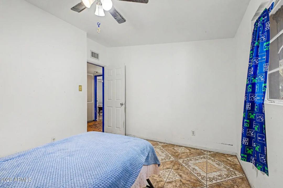 Real Estate Picture 22