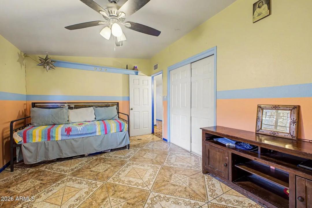 Real Estate Picture 25