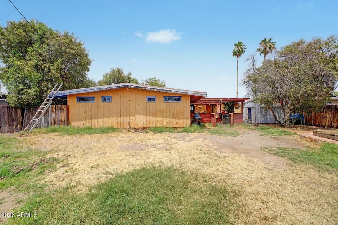 Real Estate Picture 33