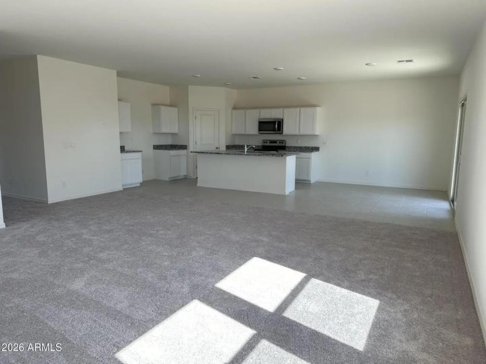Real Estate Picture 14