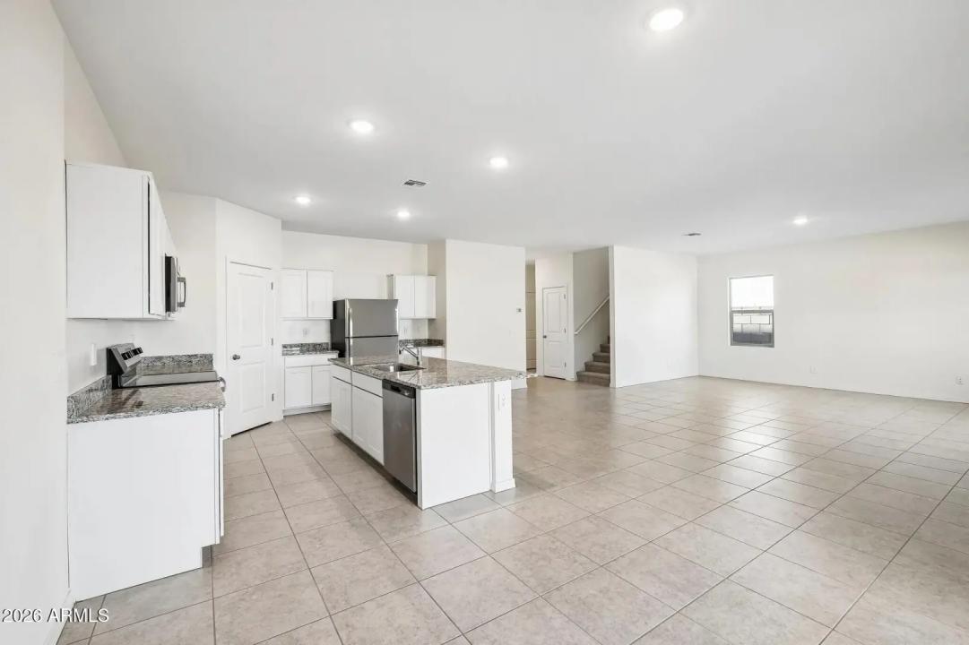 Real Estate Picture 10