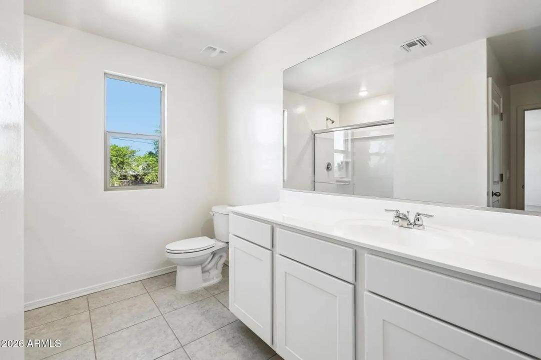 Real Estate Picture 15