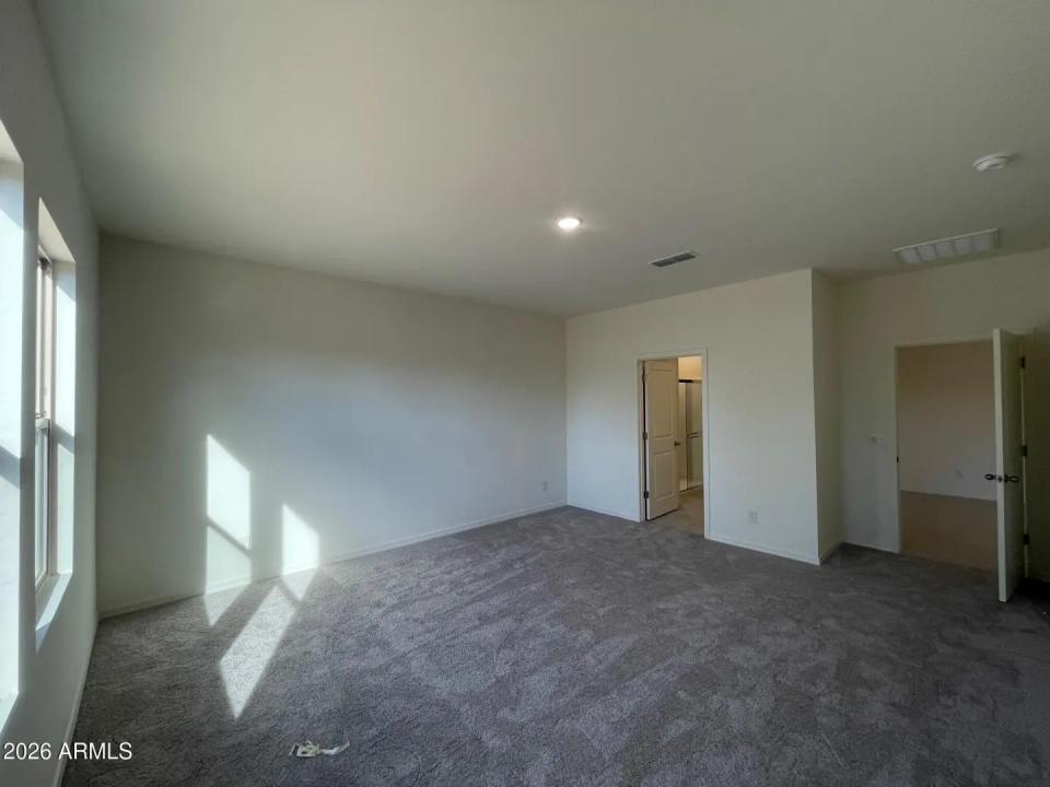 Real Estate Picture 16