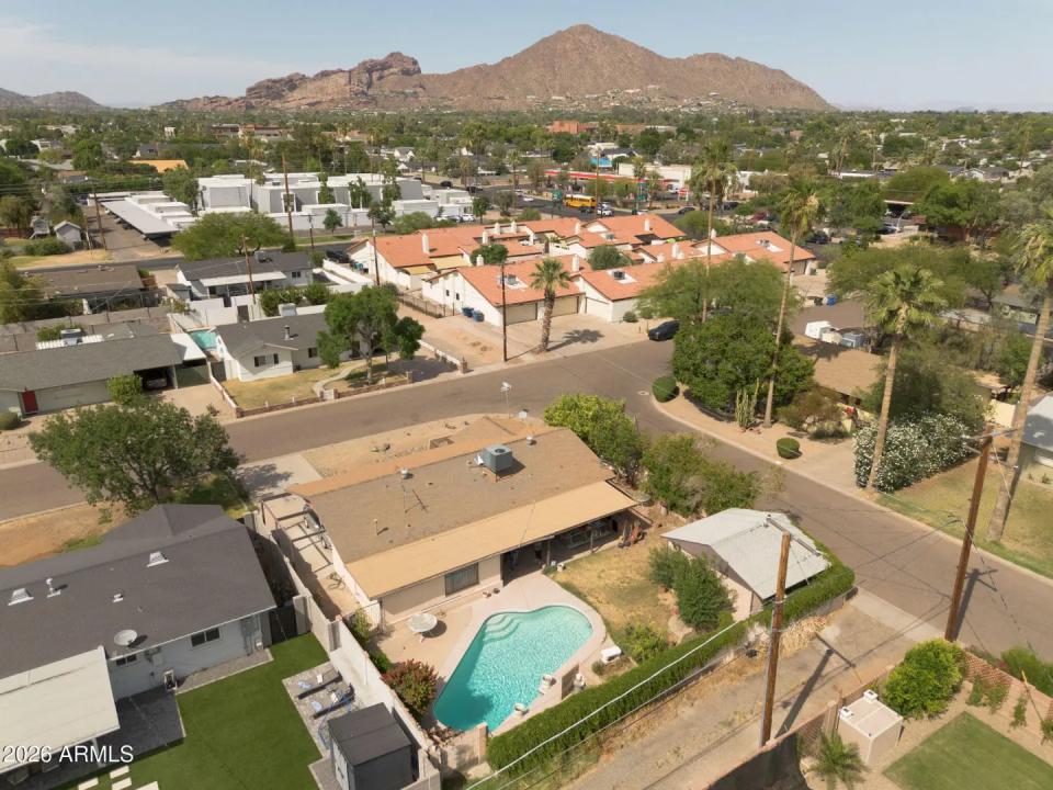 Real Estate Picture 1
