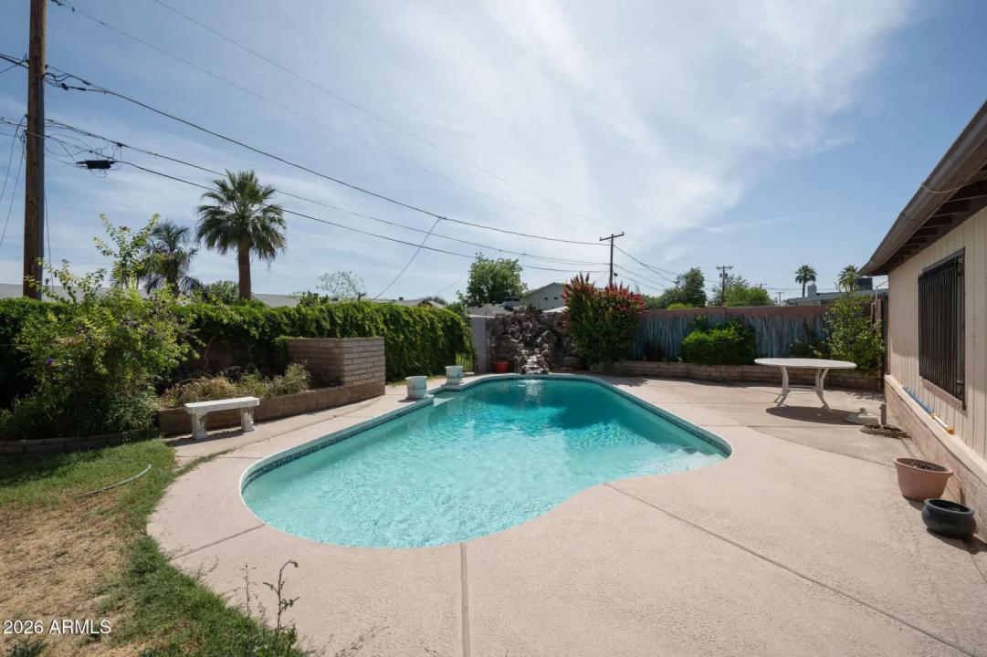 Real Estate Picture 6