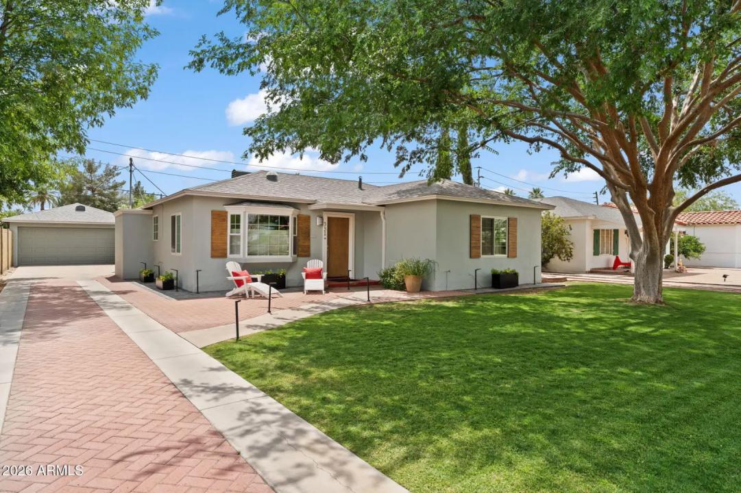 Real Estate Picture 5