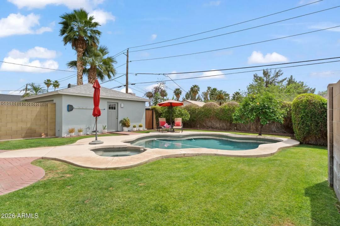 Real Estate Picture 15