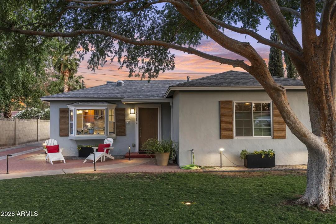 Real Estate Picture 4