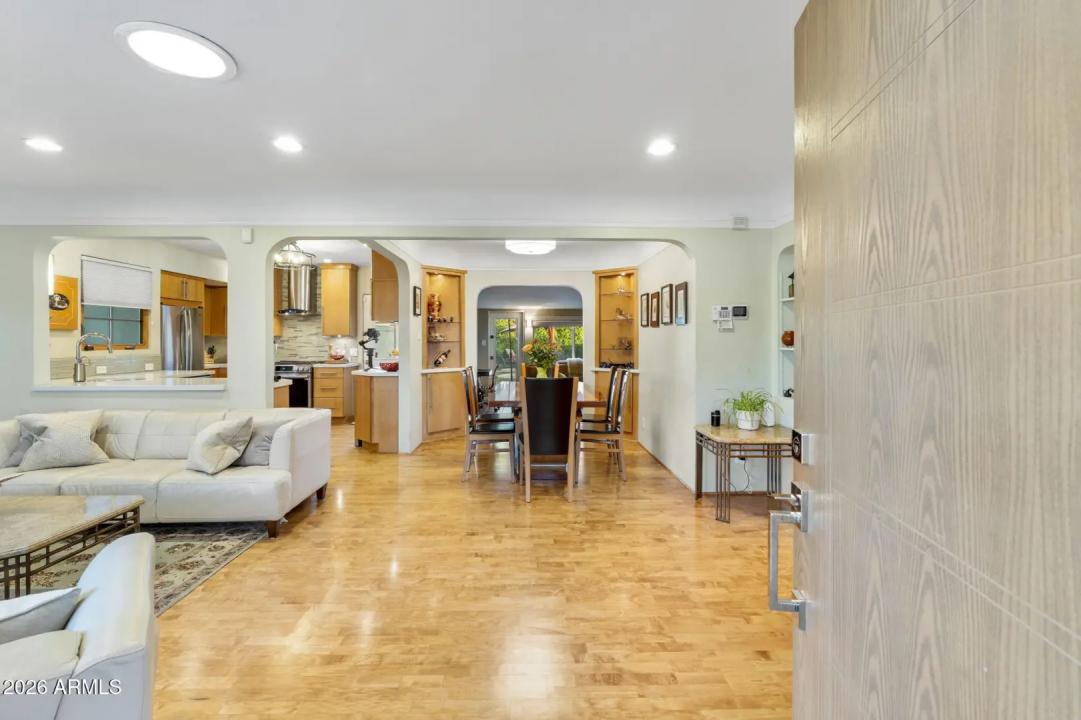 Real Estate Picture 13