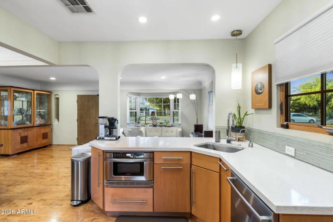 Real Estate Picture 21