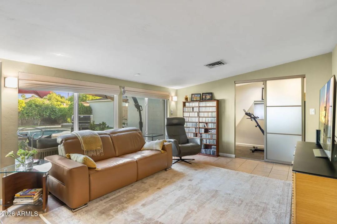 Real Estate Picture 24
