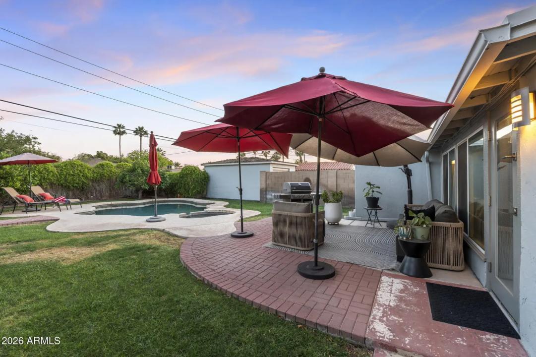 Real Estate Picture 32
