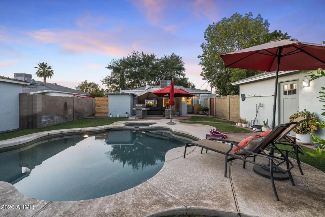 Real Estate Picture 33