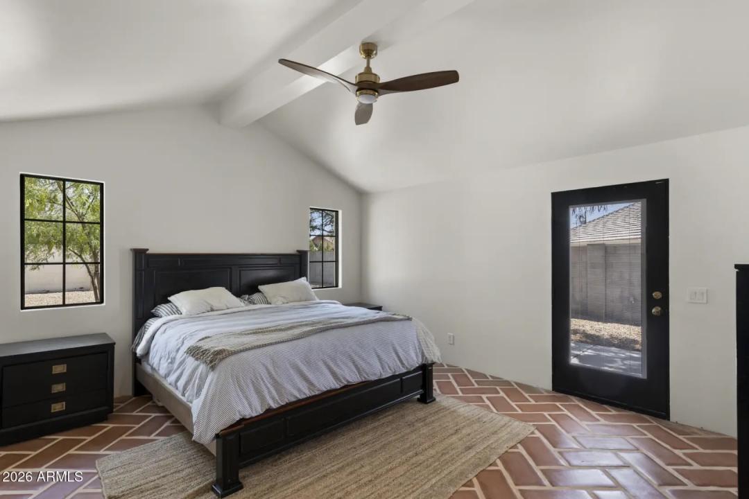 Real Estate Picture 17