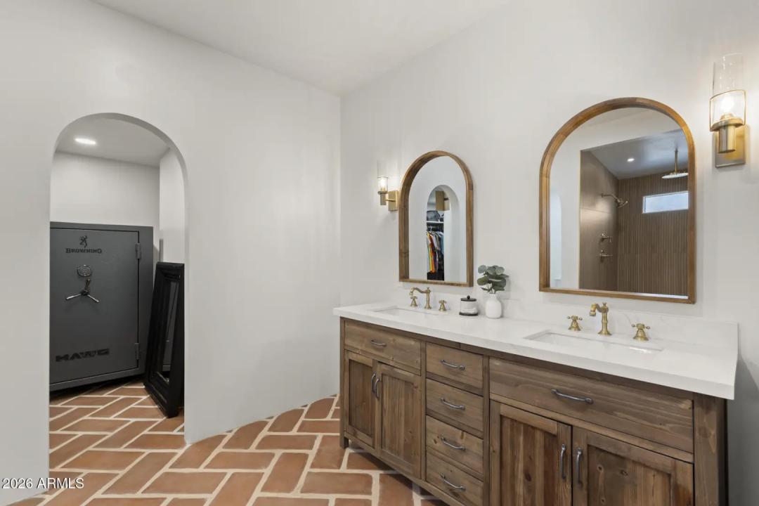 Real Estate Picture 20