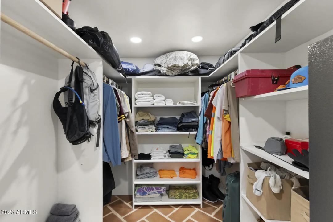 Real Estate Picture 22