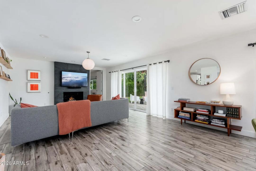 Real Estate Picture 22