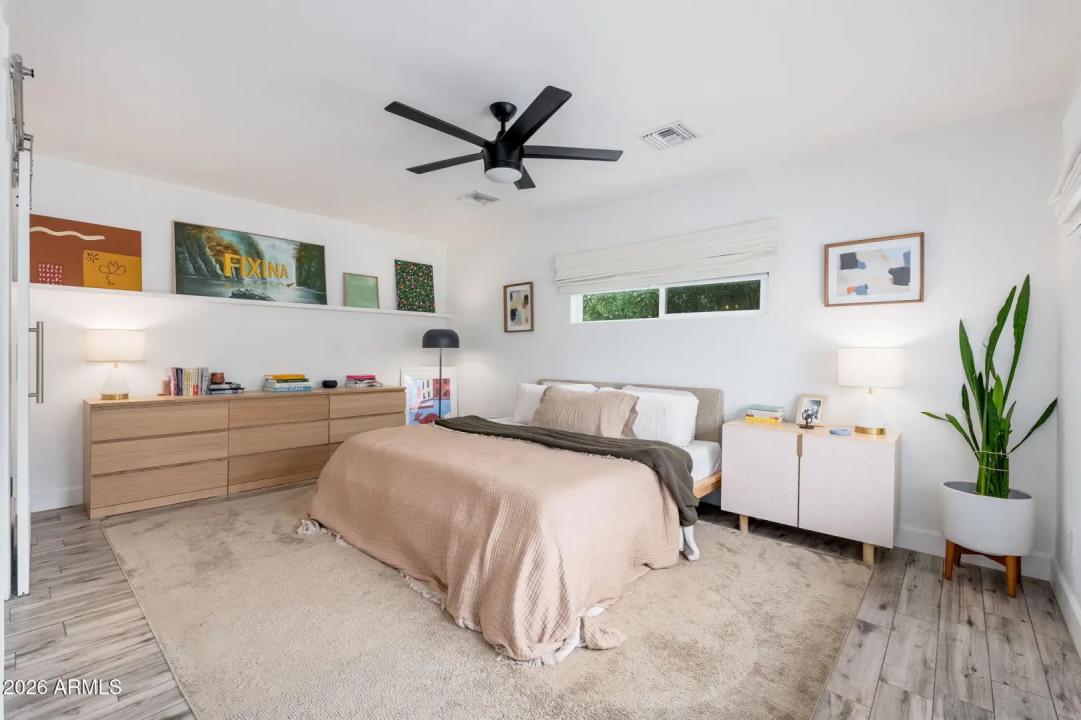 Real Estate Picture 6