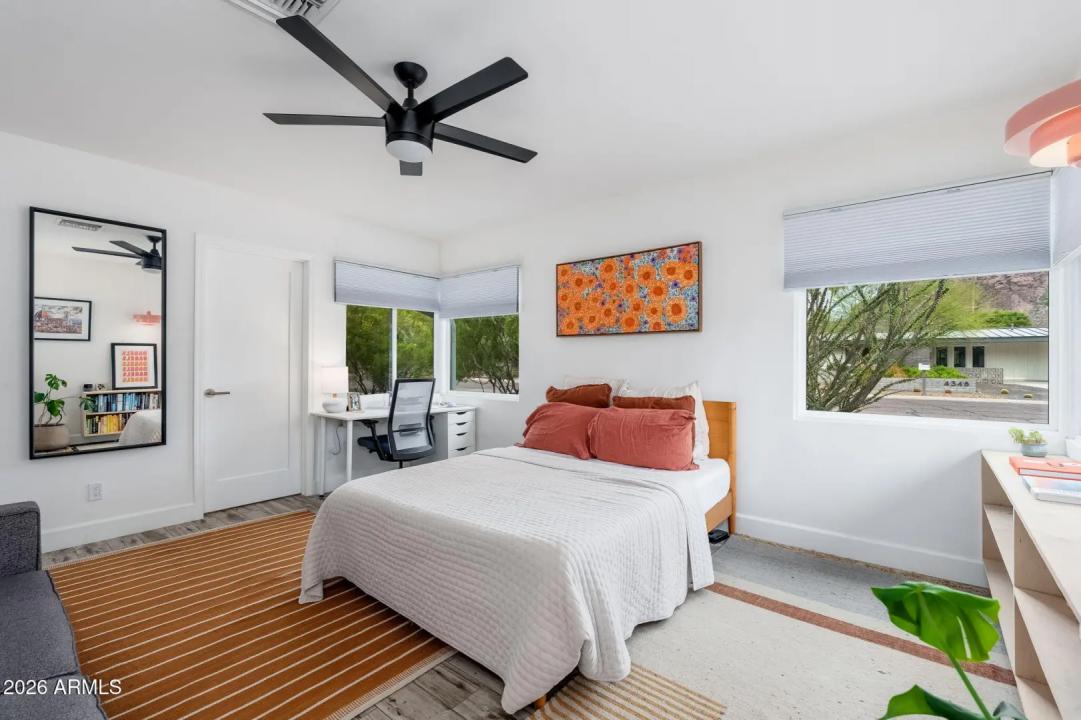 Real Estate Picture 8
