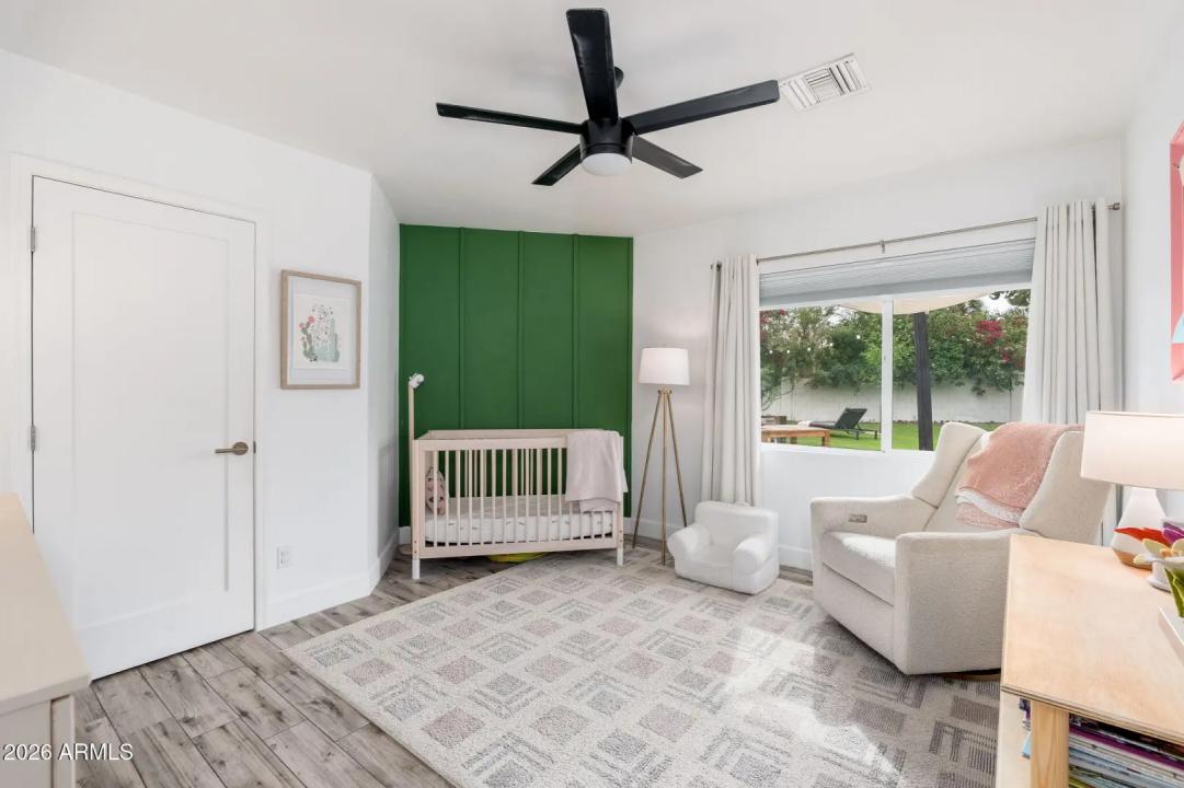 Real Estate Picture 9