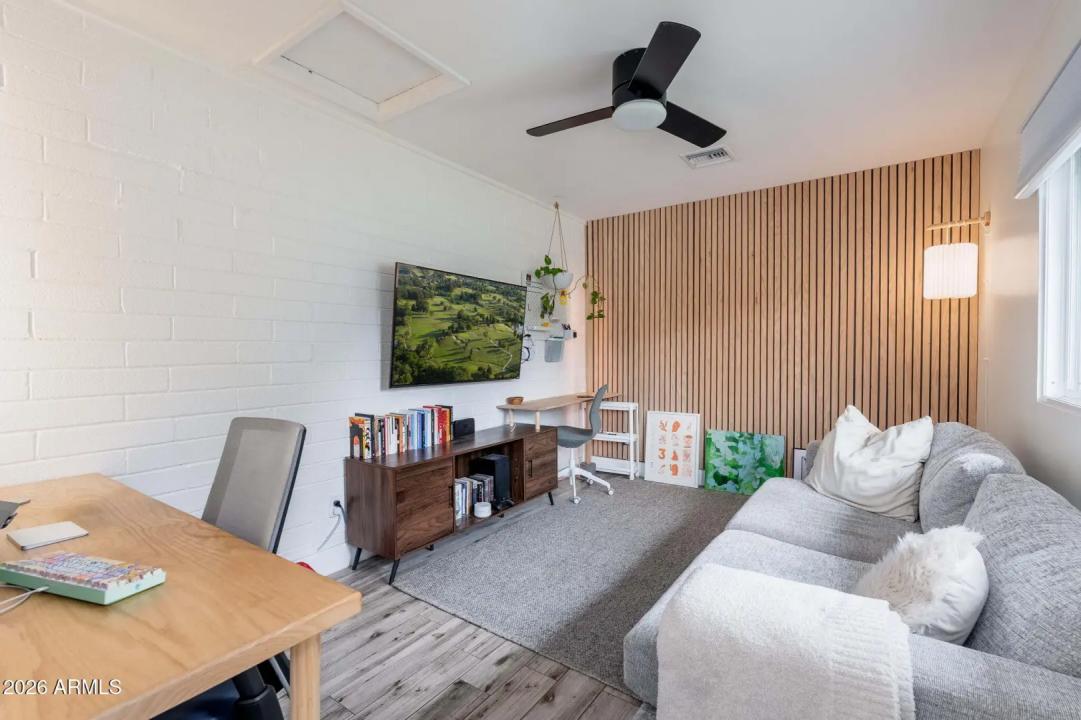 Real Estate Picture 24