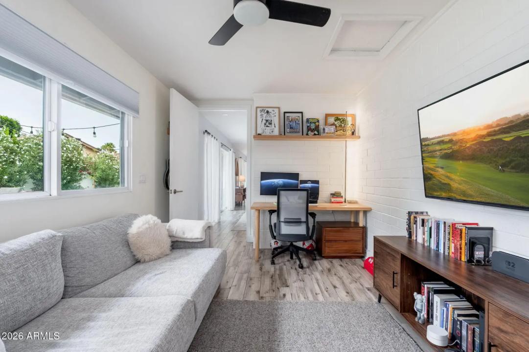 Real Estate Picture 10