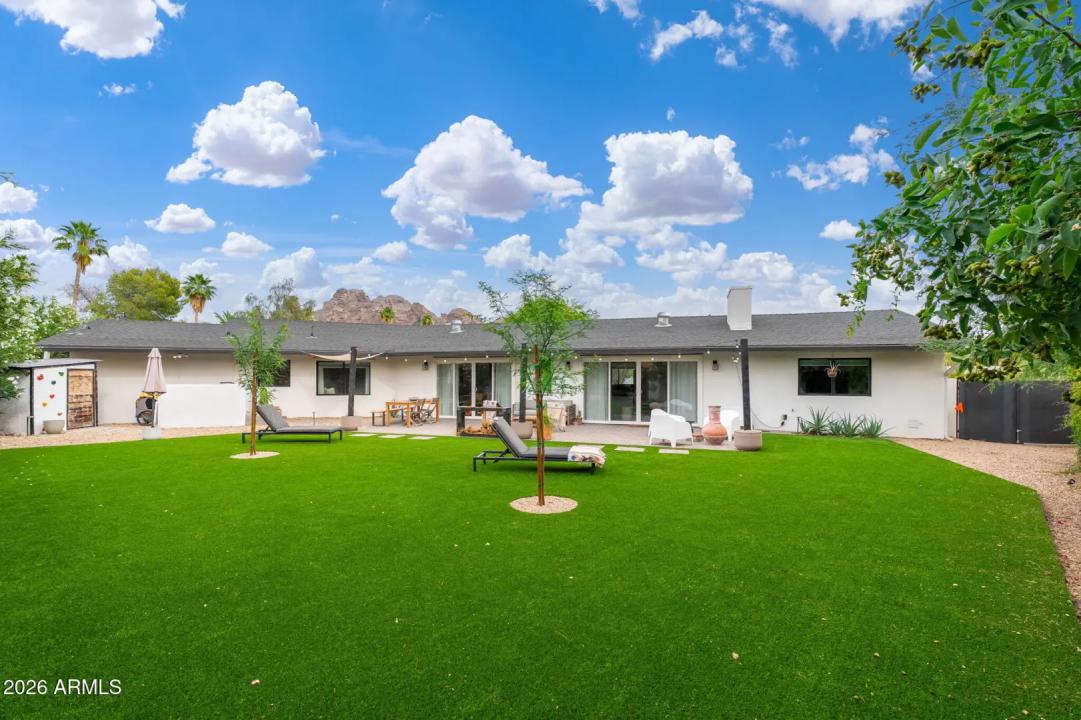 Real Estate Picture 11
