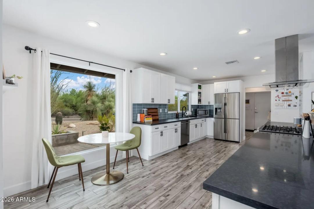 Real Estate Picture 16