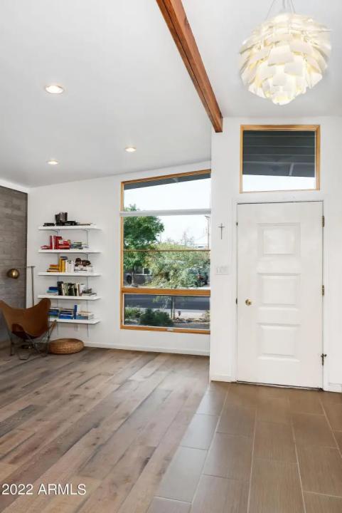 Real Estate Picture 6