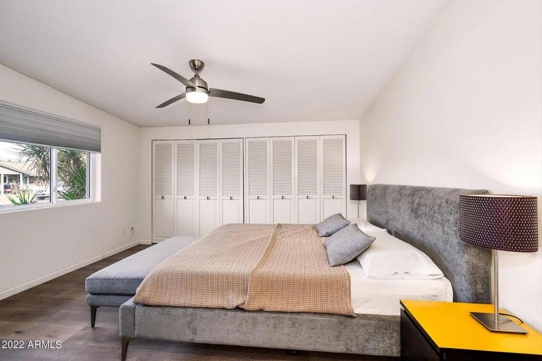 Real Estate Picture 8