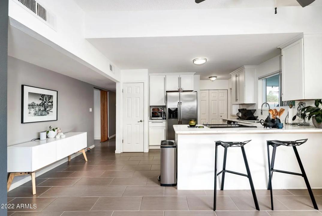 Real Estate Picture 14