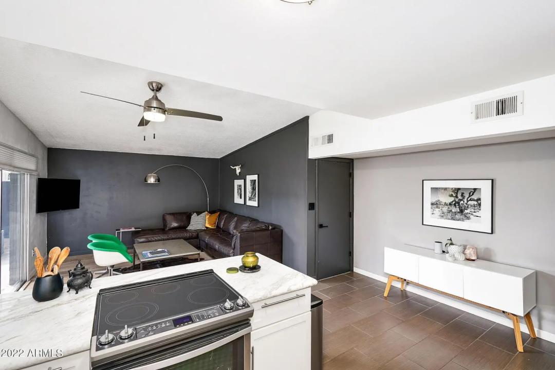 Real Estate Picture 15