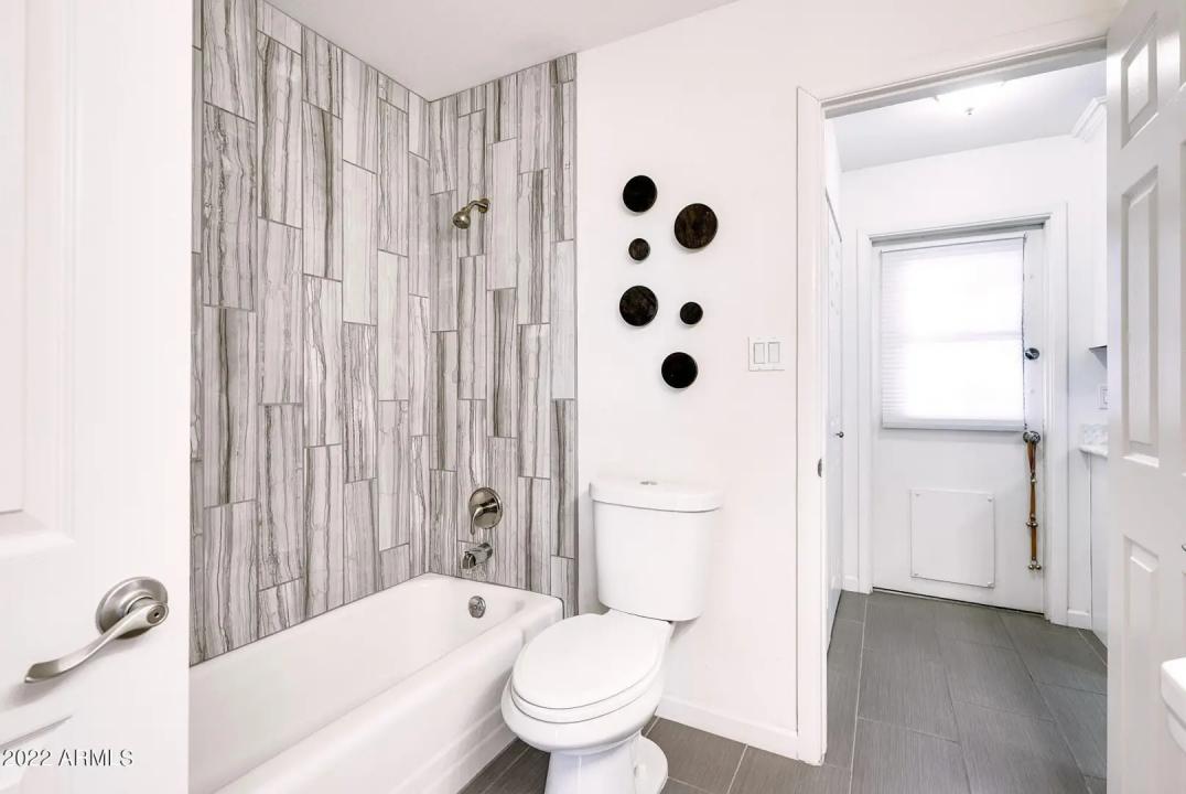 Real Estate Picture 17